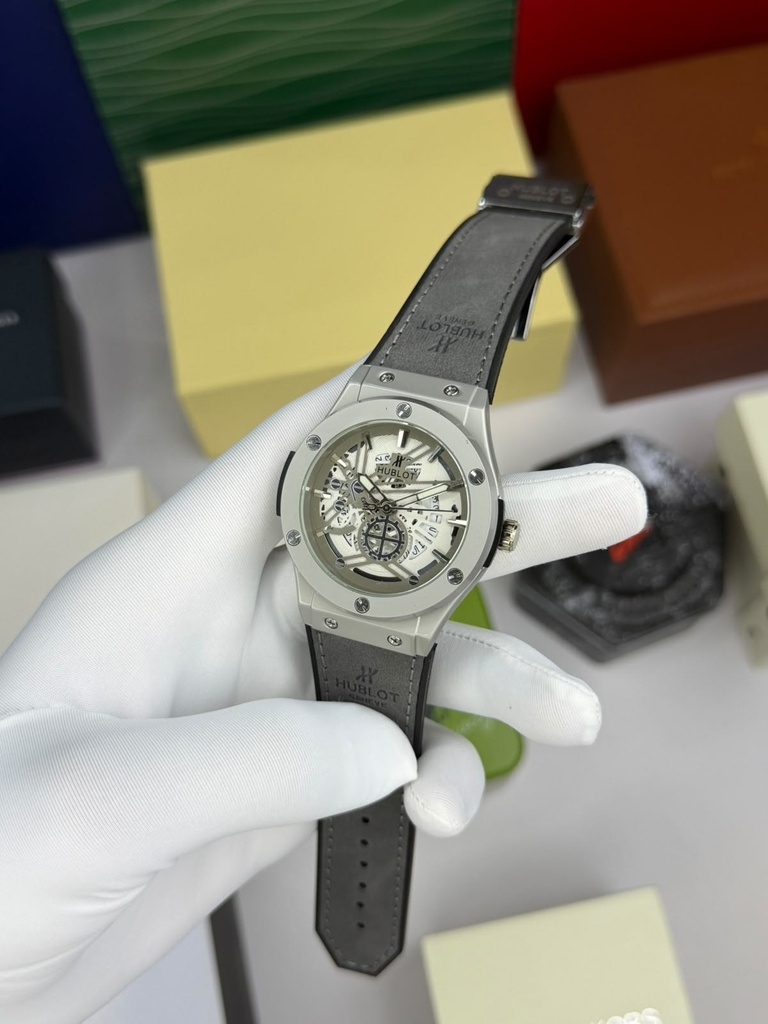 [MOB-49bec720-2151-43bc-aece-882e062a1844] Hublot